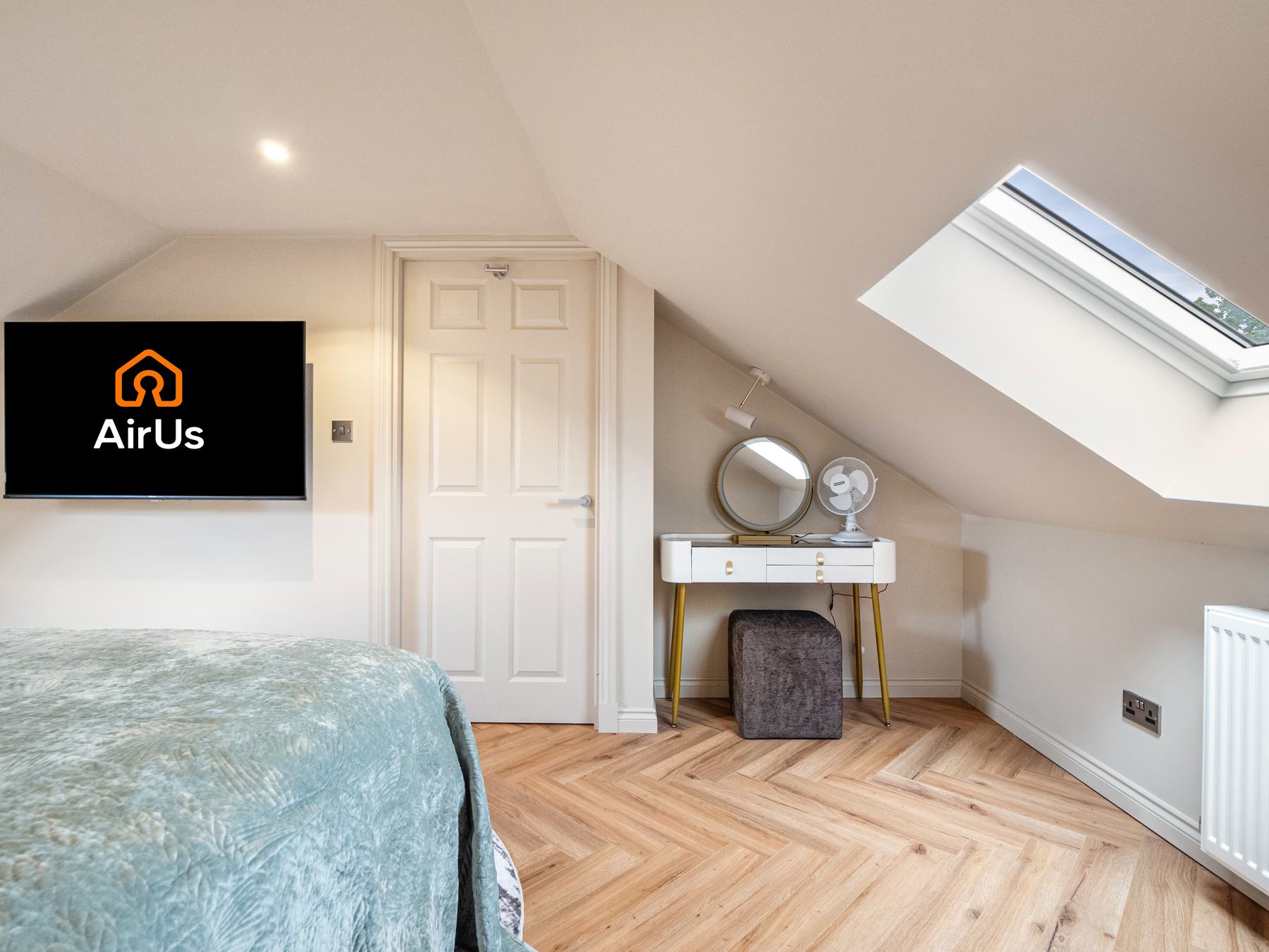 Professional property photographer Glasgow, bedroom vanity nook