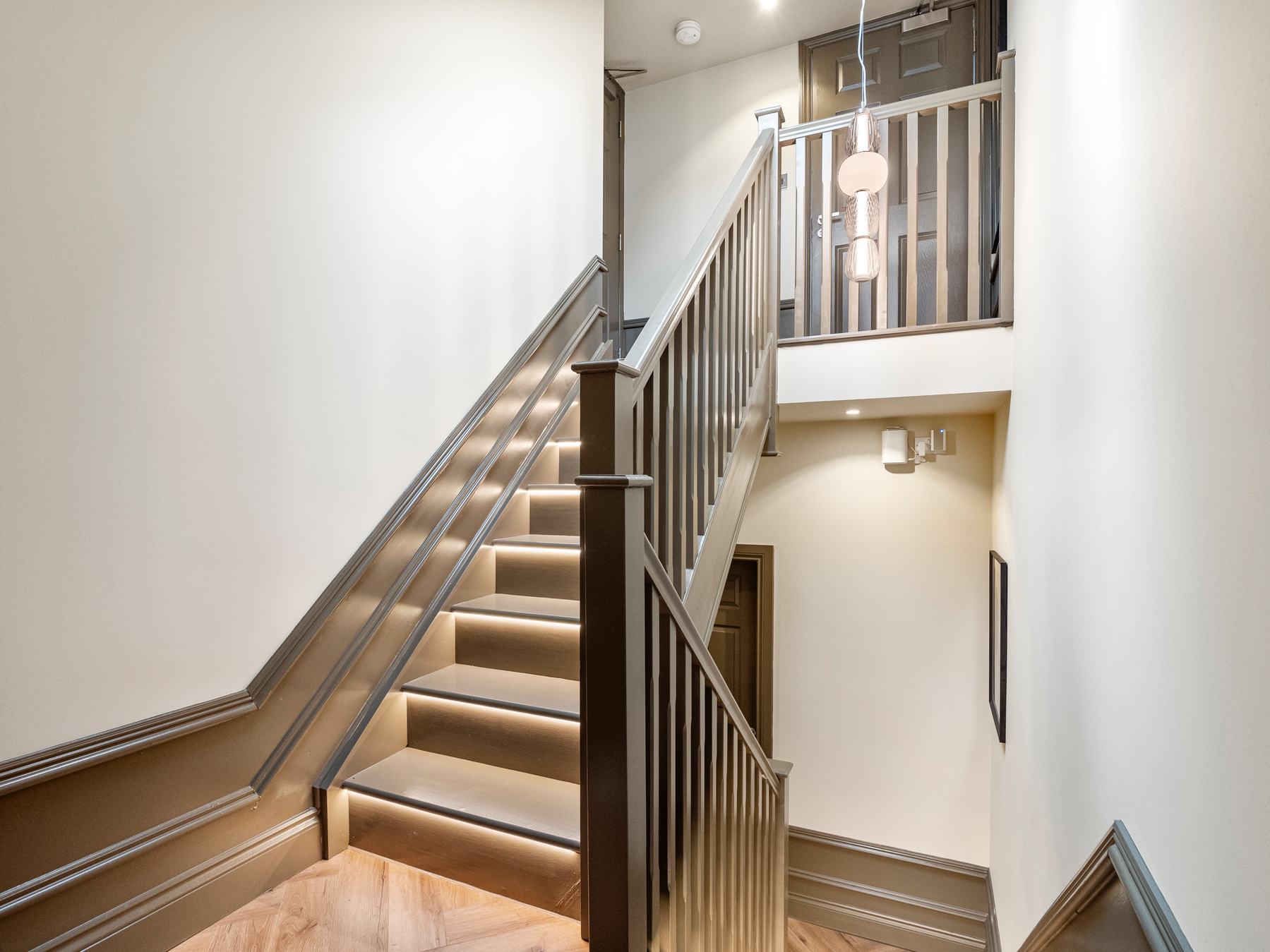 Real estate photography Glasgow, modern staircase and landing