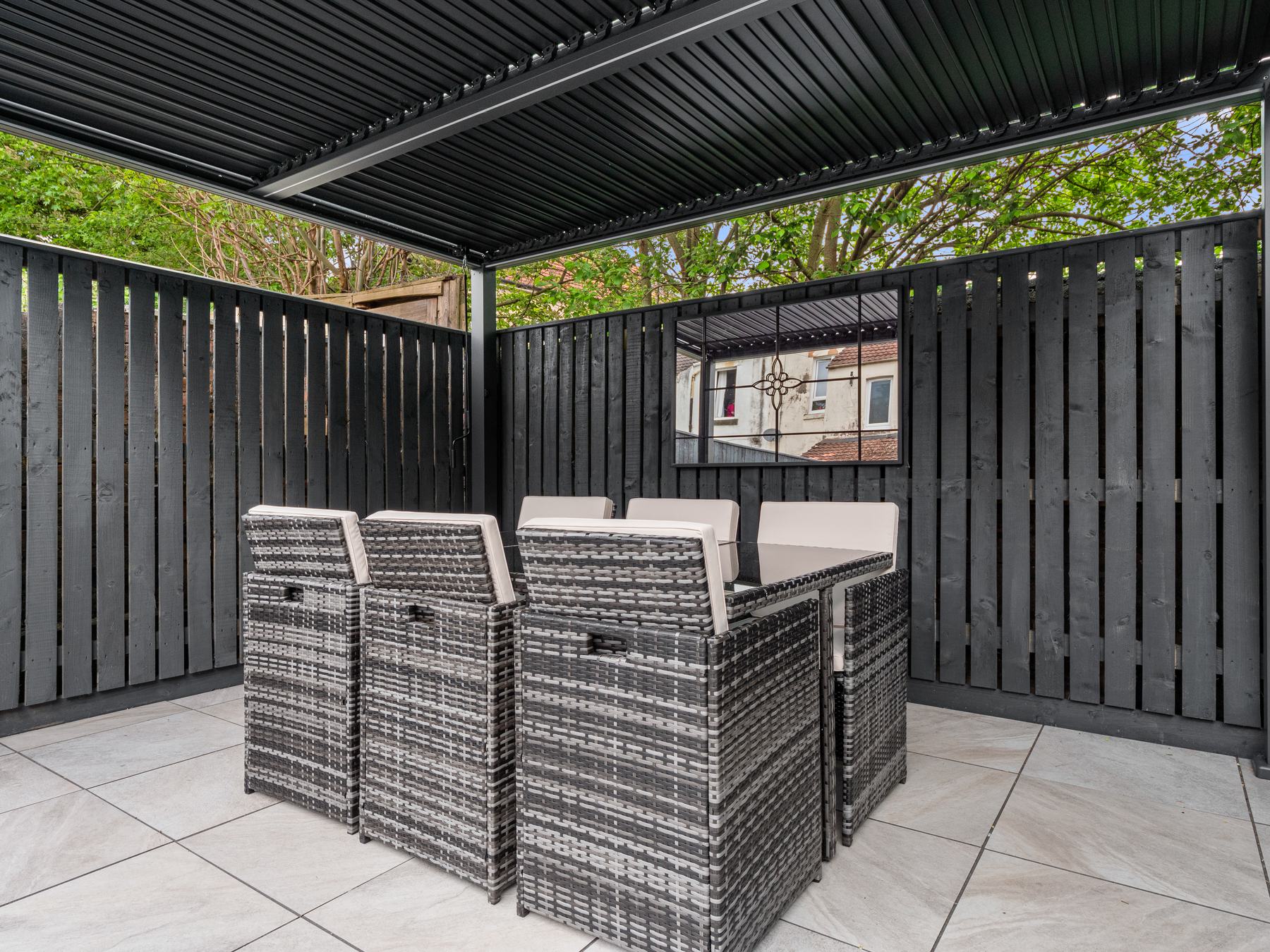 Outdoor dining pergola photography, luxury property Glasgow