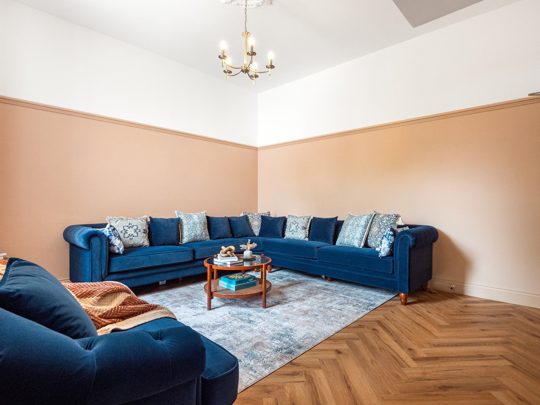 HDR property photography, corner sofa living room, Glasgow